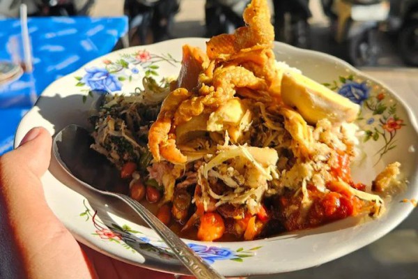 5 Kuliner Legendaris Denpasar: Halal, Enak, & Wajib Coba!