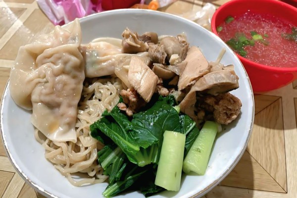5 Kuliner Rahasia Glodok: Pastry Lezat & Hidden Gem