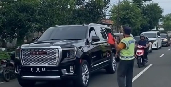 Gus Iqdam Dapat SUV Mewah AS, Pesantren Doakan Beli Sendiri