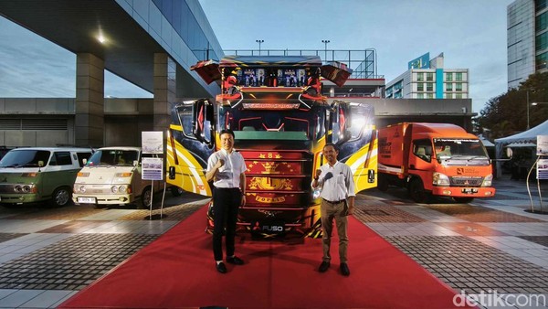 Modifikasi Truk Fuso Ekstrem: Rp 700 Juta, Hasilnya?