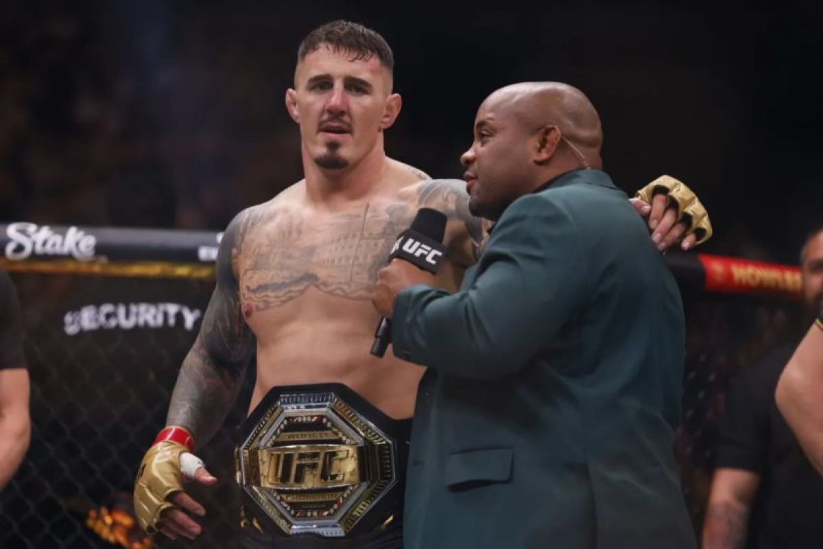 Aspinall: Raja Kelas Berat UFC Baru, Era Dominasi Dimulai