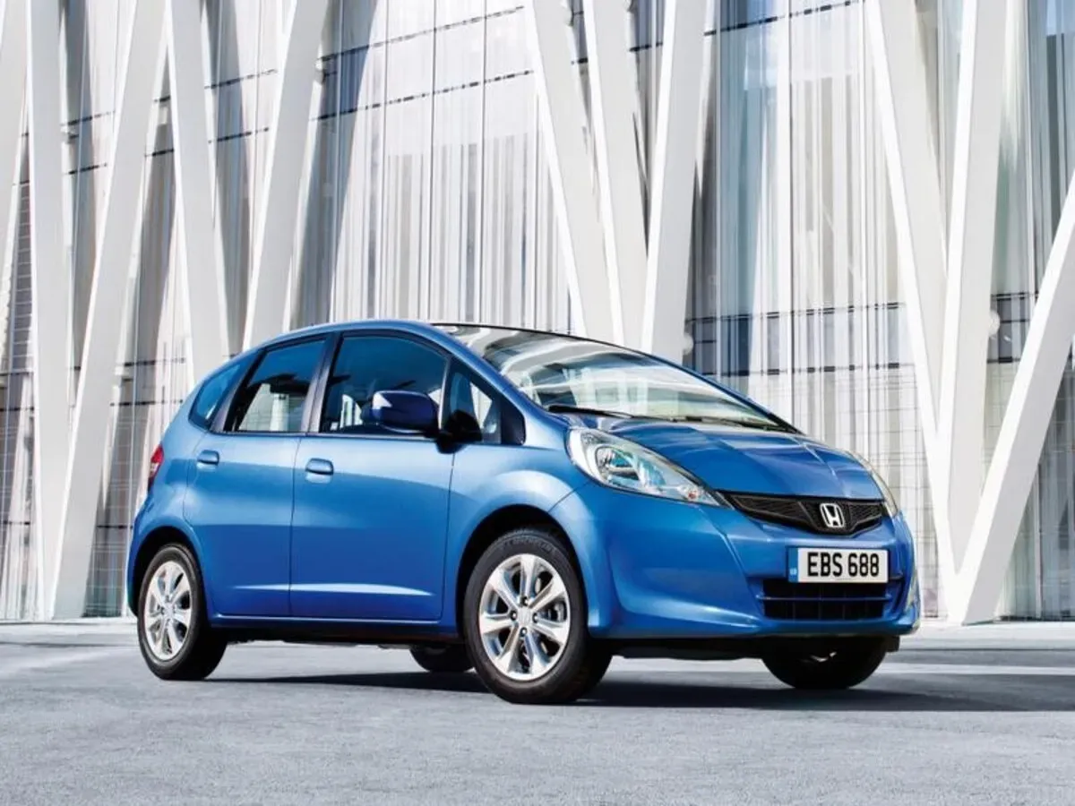 Honda Jazz Gen 1: Irit, Murah Meriah, & Siap Temani Aktivitas Sehari-hari?