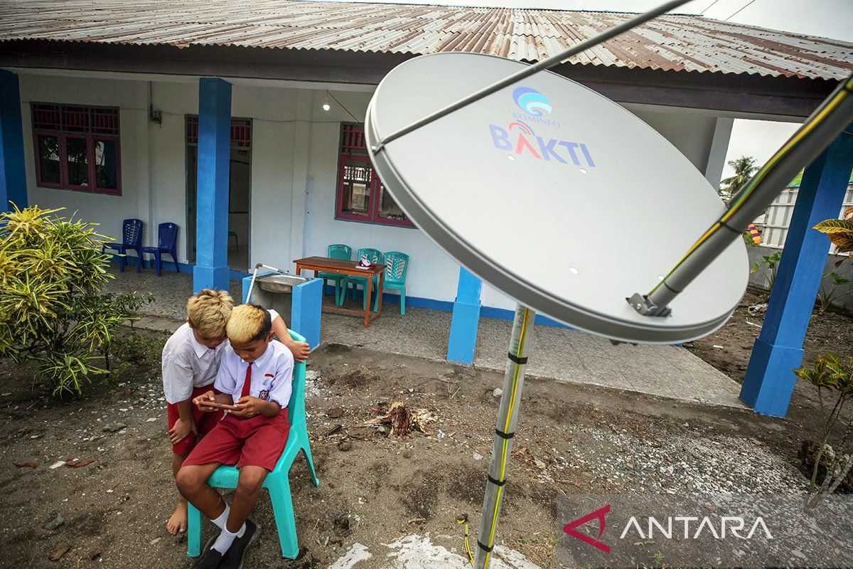 Lelang Frekuensi 1,4 GHz: Kemenkominfo Siap, Aturan Final!