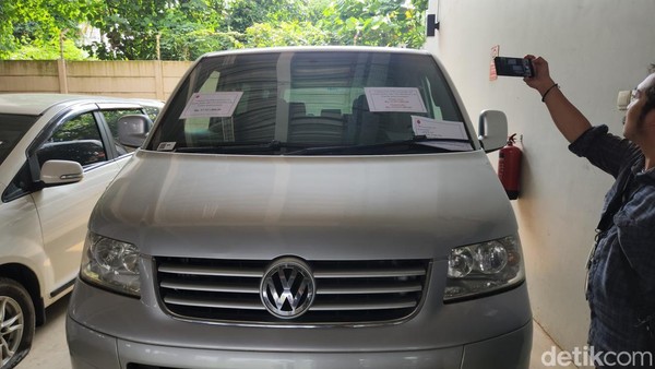 Mobil Mewah Rafael Alun Trisambodo Terjual Rp123 Juta