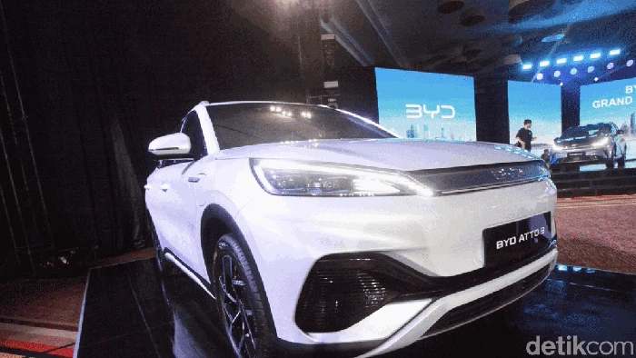 Penjualan Mobil Listrik Anjlok? Mei 2025: Data Mengejutkan