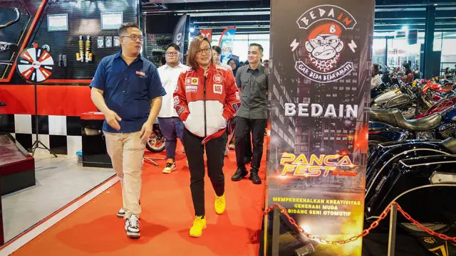 Seni__Otomotif_Mesin_Baru_Ekonomi_Kreatif_Indonesia Seni & Otomotif: Mesin Baru Ekonomi Kreatif Indonesia