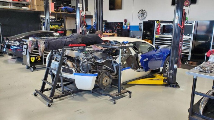 Servis Bugatti Veyron: Mahal? Rp 2 M/Tahun, Saklar Rp 215 Juta!