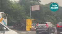 Tol Cikampek Macet Parah: Truk Ban Pecah, Akses Jakarta Tersendat