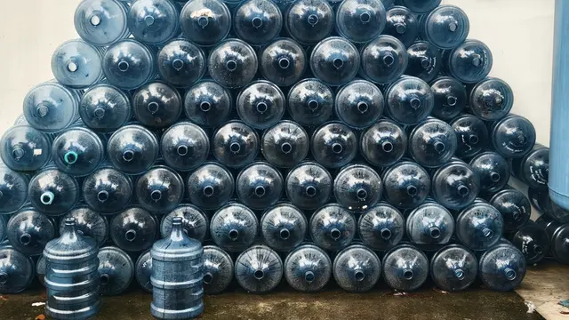 Bahaya BPA Galon Bekas Pakai: Regulasi Aman Di Mana?