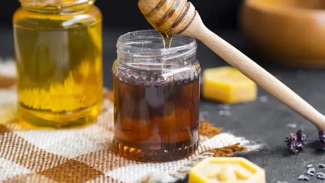 Rahasia Madu Tahan Lama: Proses Kimia Alami Terungkap